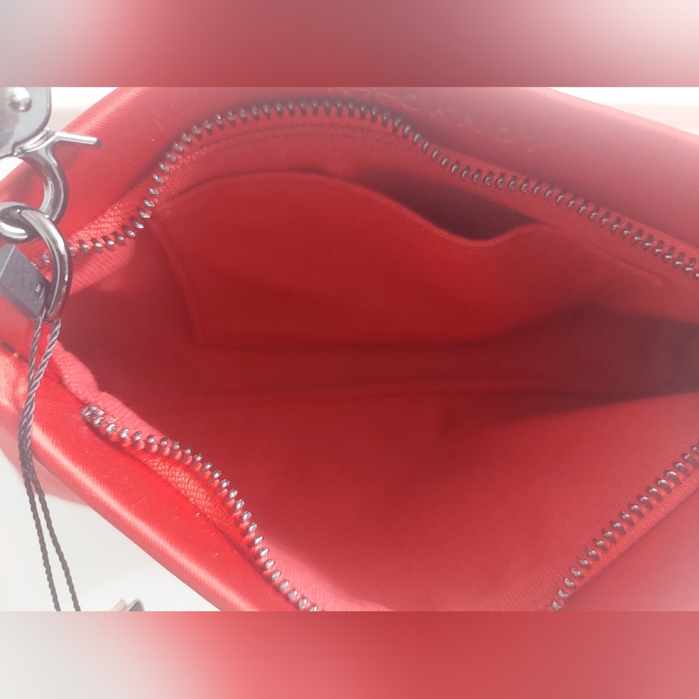 Rocknot Crystal Transformer With Scarlet Red Nylon Insert Purse - Picture 8 of 9